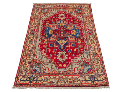 Feiner, handgeknüpfter Ziegler Kazak Chobi Orientteppich aus reiner Wolle mit geometrischem Medaillon-Muster von Khademi. Größe: 129 x 80 cm. Farbe: Rot. RB3-B2705. Ursprung: Afghanistan. Verkauf durch JUPITER Intl.