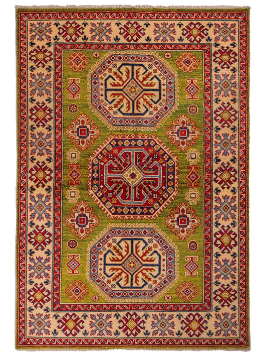 Feiner, handgeknüpfter Ziegler Kazak Chobi Orientteppich aus reiner Wolle mit geometrischem Medaillon-Muster von Khademi. Größe: 174 x 120 cm. Farbe: Grün. RB3-B1814. Ursprung: Afghanistan. Verkauf durch JUPITER Intl.
