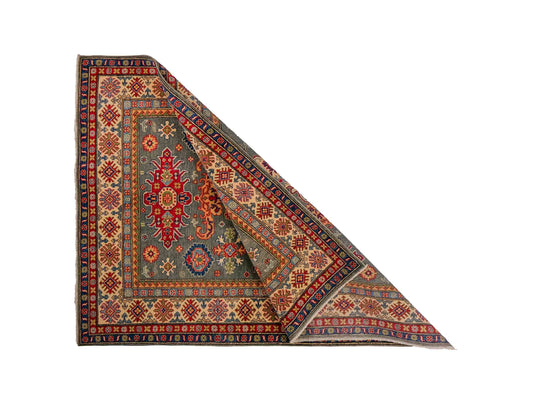 Feiner, handgeknüpfter Ziegler Kazak Chobi Orientteppich aus reiner Wolle mit geometrischem Medaillon-Muster von Khademi. Größe: 186 x 148 cm. Farbe: Grün, beige. RB3-B480. Ursprung: Afghanistan. Verkauf durch JUPITER Intl.