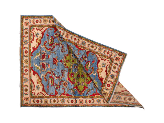 Feiner, handgeknüpfter Ziegler Kazak Chobi Orientteppich aus reiner Wolle mit geometrischem Medaillon-Muster von Khademi. Größe: 189 x 145 cm. Farbe: Blau. RB3-B2725. Ursprung: Afghanistan. Verkauf durch JUPITER Intl.