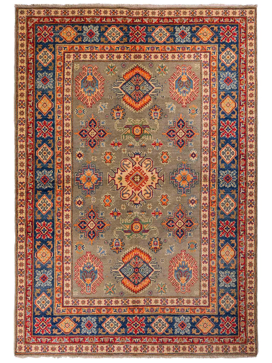 Feiner, handgeknüpfter Ziegler Kazak Chobi Orientteppich aus reiner Wolle mit geometrischem Allover-Muster von Khademi. Größe: 205 x 144 cm. Farbe: Grün. RB3-B1810. Ursprung: Afghanistan. Verkauf durch JUPITER Intl.