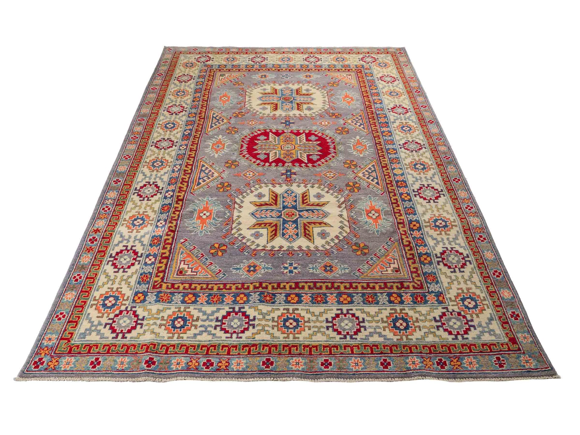 Feiner, handgeknüpfter Ziegler Kazak Chobi Orientteppich aus reiner Wolle mit geometrischem Medaillon-Muster von Khademi. Größe: 271 x 181 cm. Farbe: Grau. RB3-B508. Ursprung: Afghanistan. Verkauf durch JUPITER Intl.