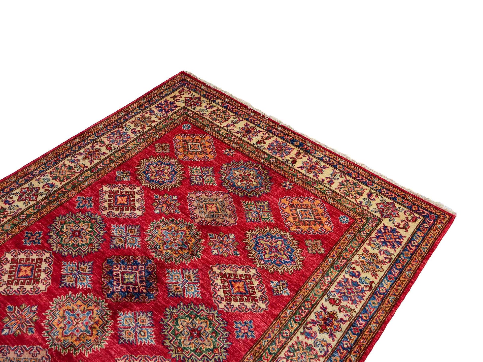 Handgeknüpfter, afghanischer Ziegler Orientteppich aus Wolle von Khademi. Größe: 206 x 148 cm. Farbe: Rot, cremeweiß. Verkauf durch JUPITER Intl.