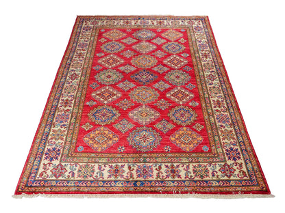 Handgeknüpfter, afghanischer Ziegler Orientteppich aus Wolle von Khademi. Größe: 206 x 148 cm. Farbe: Rot, cremeweiß. Verkauf durch JUPITER Intl.