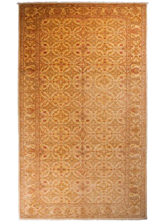 Handgeknüpfter, afghanischer Ziegler Orientteppich aus Wolle von Khademi. Größe: 312 x 154 cm. Farbe: Beige, cremeweiß, gold. Verkauf durch JUPITER Intl.