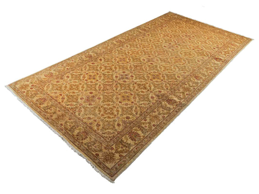 Handgeknüpfter, afghanischer Ziegler Orientteppich aus Wolle von Khademi. Größe: 312 x 154 cm. Farbe: Beige, cremeweiß, gold. Verkauf durch JUPITER Intl.