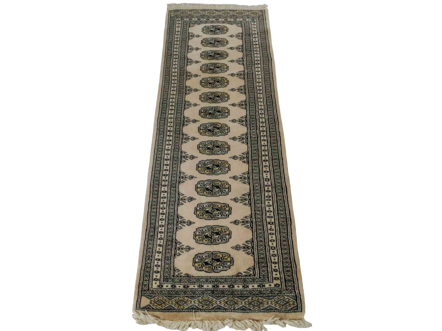 Handgeknüpfter Pakistani Bukhara Läufer-Orientteppich von Khademi aus Wolle, rosa. Klassisches, geometrisches Allover-Design. Traditionell von Hand geknüpft in Pakistan. Größe: 175 cm x 62 cm. Teppichnummer: RB3-1067. Verkauf durch Jupiter Intl.