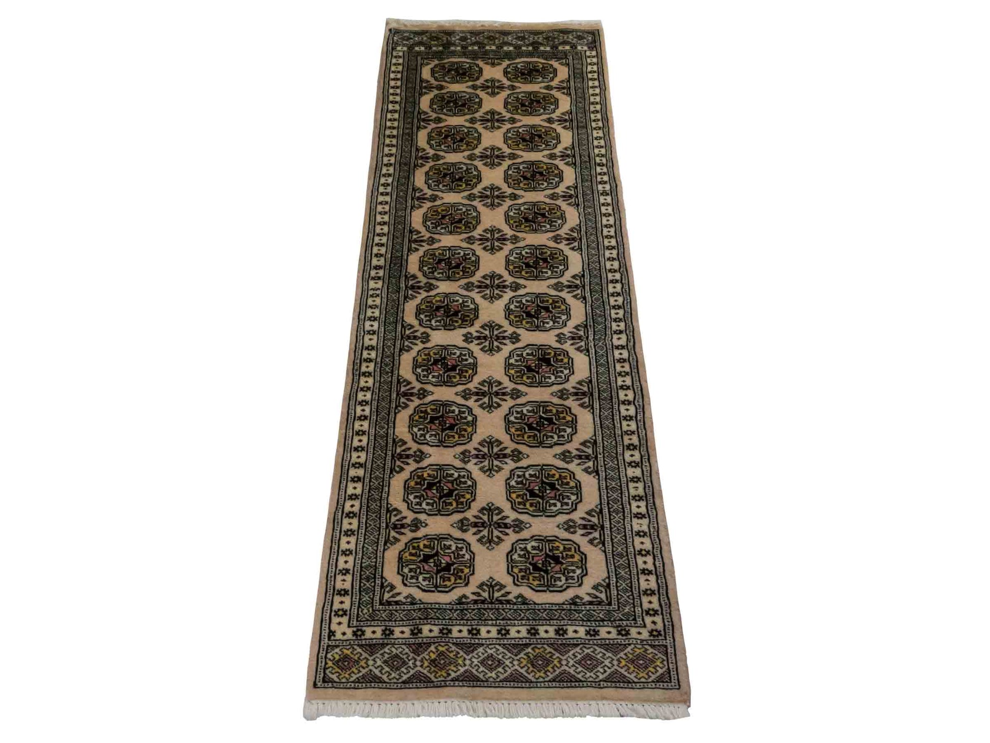 Handgeknüpfter Pakistani Bukhara Läufer-Orientteppich von Khademi aus Wolle, rosa. Klassisches, geometrisches Allover-Design. Traditionell von Hand geknüpft in Pakistan. Größe: 181 cm x 62 cm. Teppichnummer: RB3-1068. Verkauf durch Jupiter Intl.
