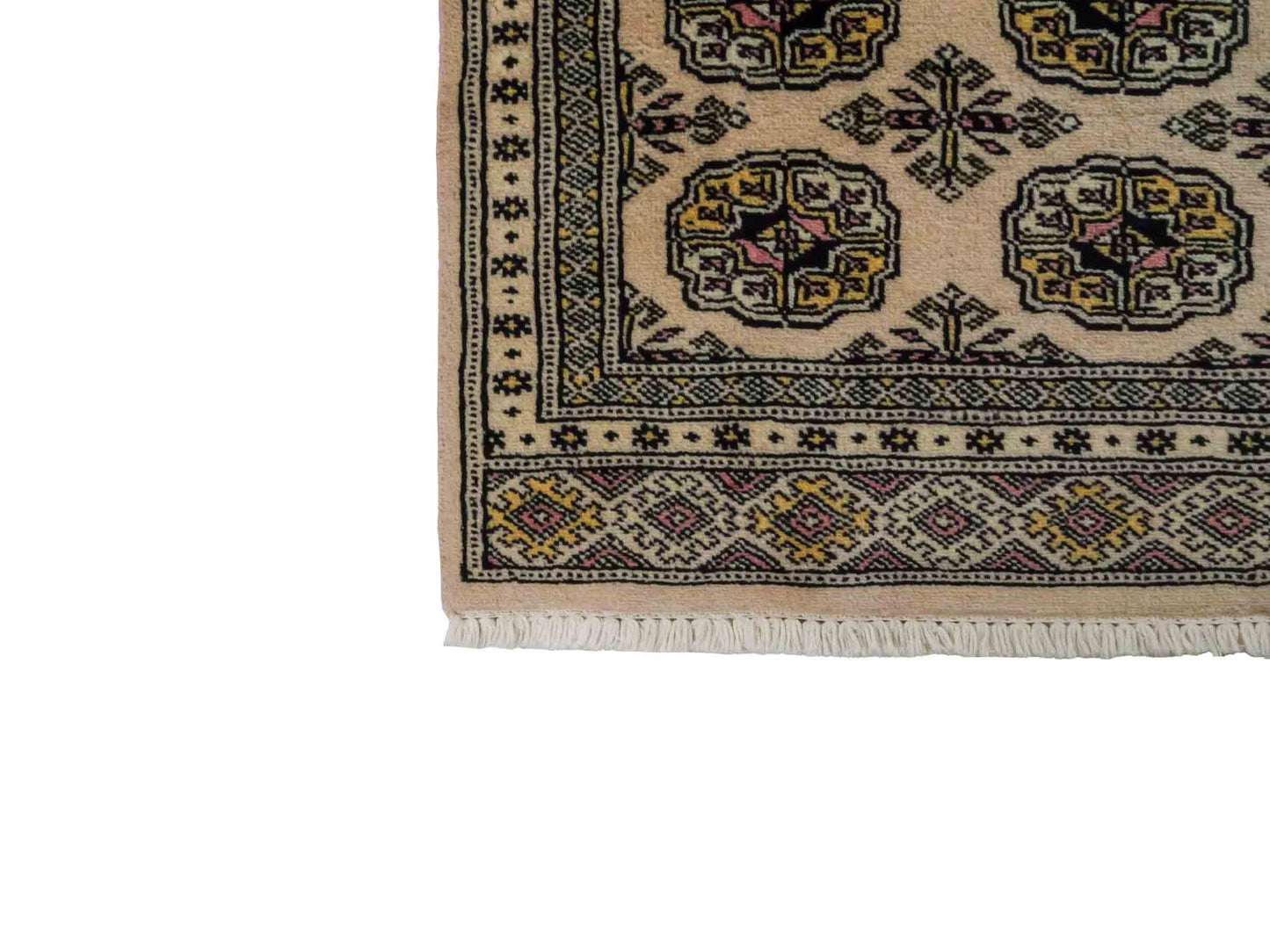 Handgeknüpfter Pakistani Bukhara Läufer-Orientteppich von Khademi aus Wolle, rosa. Klassisches, geometrisches Allover-Design. Traditionell von Hand geknüpft in Pakistan. Größe: 181 cm x 62 cm. Teppichnummer: RB3-1068. Verkauf durch Jupiter Intl.