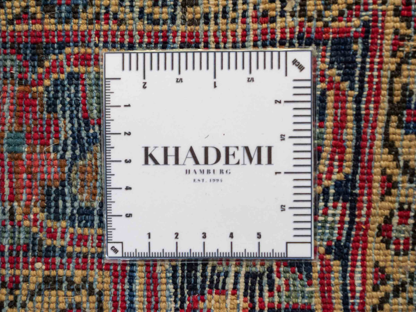 Feiner, handgeknüpfter, antiker Sarough Perserteppich aus Wolle von Khademi. Farbe: Rot. Größe: 207 x 137 cm. Vertrieb durch JUPITER Intl.