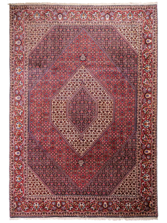 Sehr feiner, handgeknüpfter Bidjar Perserteppich aus reiner Wolle mit geometrischem Medaillon von Khademi. Größe: 297 x 200 cm. Farbe: Rot, blau. RB3-38. Ursprung: Iran / Persien. Verkauf durch JUPITER Intl.