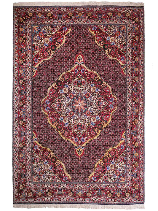 Sehr feiner, handgeknüpfter Bidjar Perserteppich von Khademi. Farbe: Schwarz, blau, rot. Größe: 3,07 x 2,03 m. Vertrieb durch JUPITER Intl.