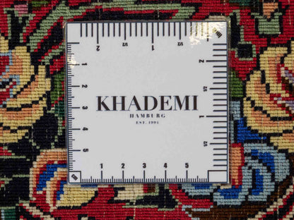 Sehr feiner, handgeknüpfter Bidjar Perserteppich von Khademi. Farbe: Schwarz, blau, rot. Größe: 3,07 x 2,03 m. Vertrieb durch JUPITER Intl.