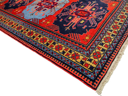 Handgeknüpfter, persischer Ardebil Dorfteppich aus Wolle von Khademi. Farbe: Rot, blau. Größe: 190 x 130 cm. Verkauf durch JUPITER Intl.
