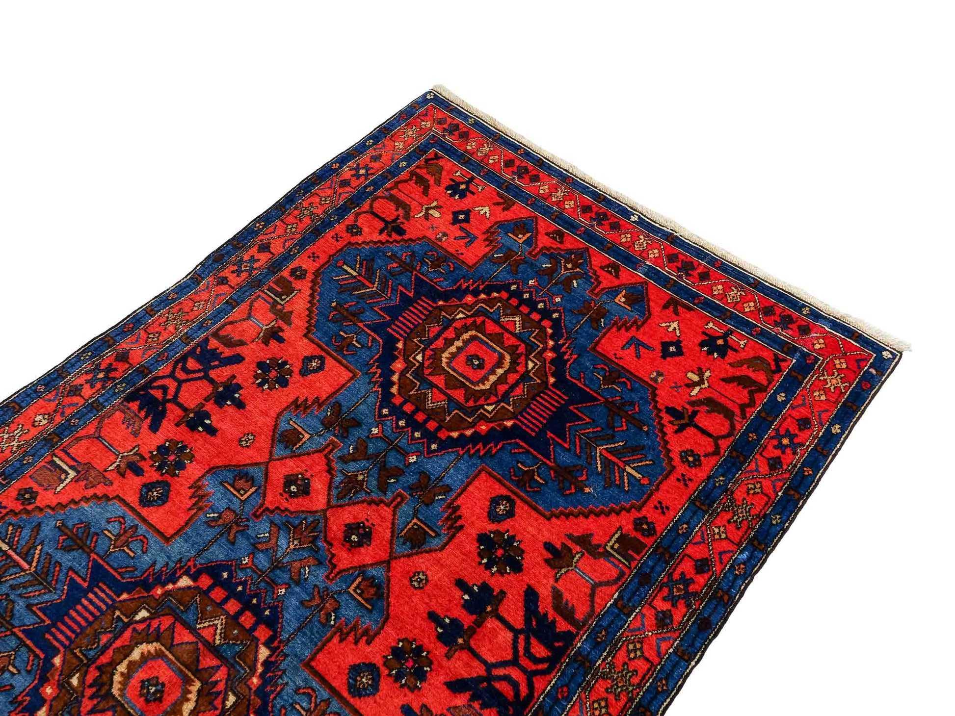 Handgeknüpfter, persischer Malayer Dorfteppich aus Wolle von Khademi. Farbe: Rot, blau. Größe: 187 x 122 cm. Verkauf durch JUPITER Intl.