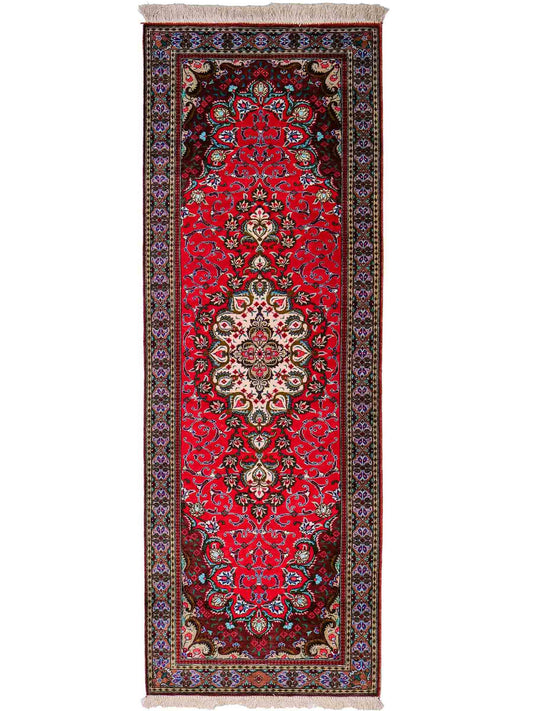 Sehr feiner, handgeknüpfter Ghom Perserteppich aus Seide von Khademi, rot. 148x44 cm. Verkauf durch Jupiter Intl.