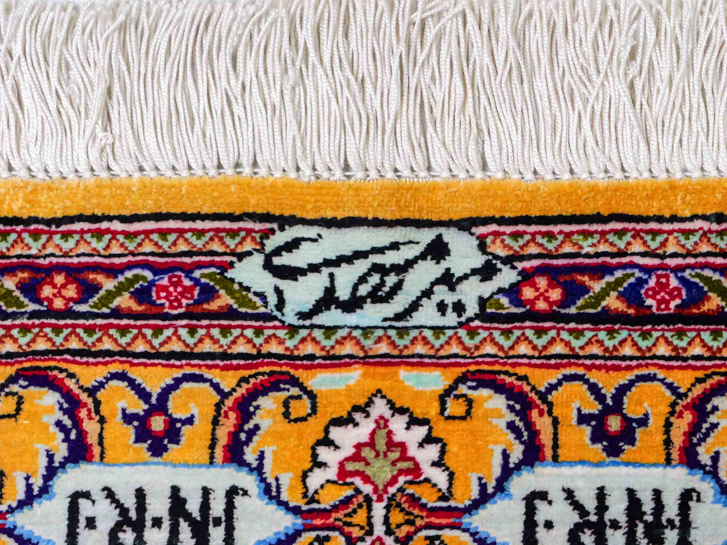 Sehr feiner, handgeknüpfter Ghom Perserteppich aus Seide von Khademi, braun, blau. 150x101 cm. Verkauf durch Jupiter Intl.