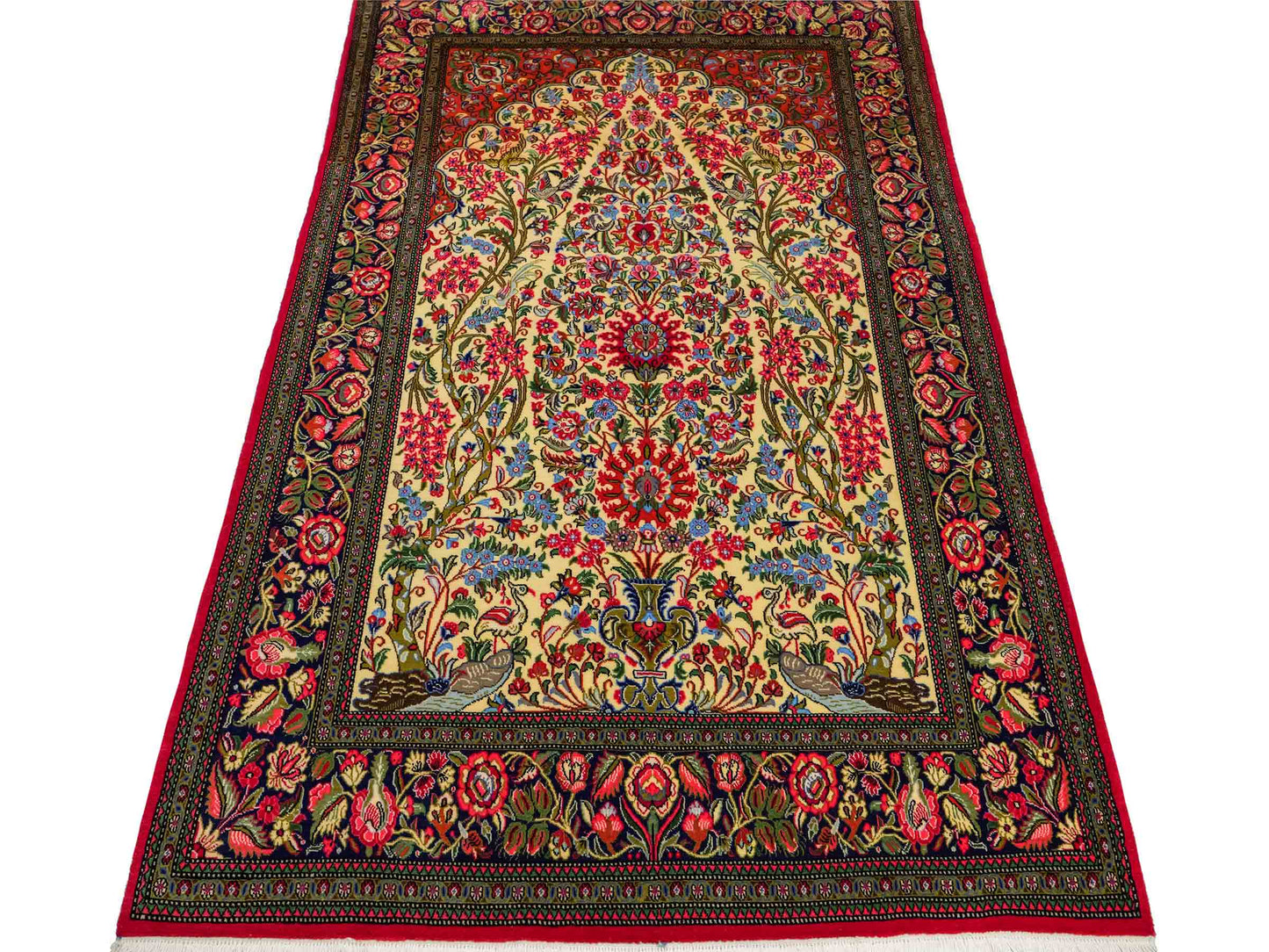 Feiner, handgeknüpfter Ghom Perserteppich aus Wolle von Khademi, creme, rot. 226x141 cm. Verkauf durch Jupiter Intl.