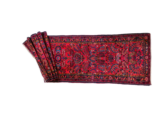 Feiner, handgeknüpfter persischer Hamedan Dorfteppich aus Wolle von Khademi, rot, blau. 4,00 x 1,04 m. Vertrieb durch JUPITER Intl.