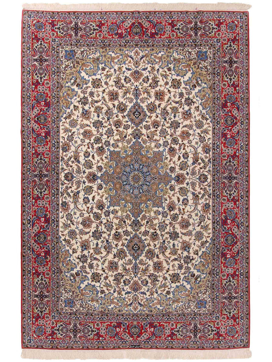Sehr feiner, handgeknüpfter Isfahan Perserteppich aus Wolle und Seide mit Seidenkette von Khademi. Größe: 365 x 258 cm. Farbe: Weiß, creme, rot, blau. Verkauf durch JUPITER Intl.
