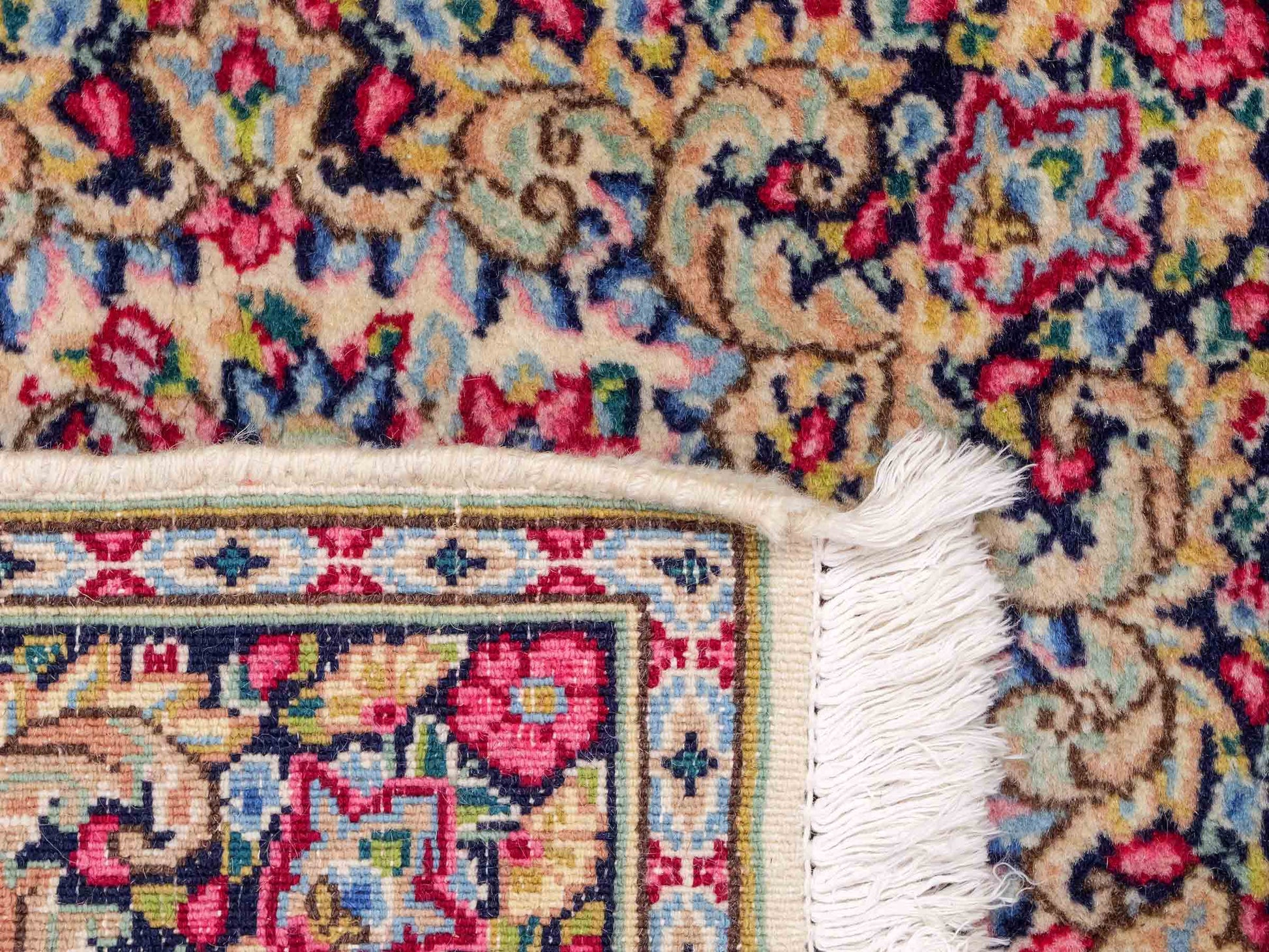 Feiner, handgeknüpfter Kerman Perserteppich aus Wolle von Khademi, creme, beige. 0,54 x 0,53 m. Vertrieb durch JUPITER Intl.