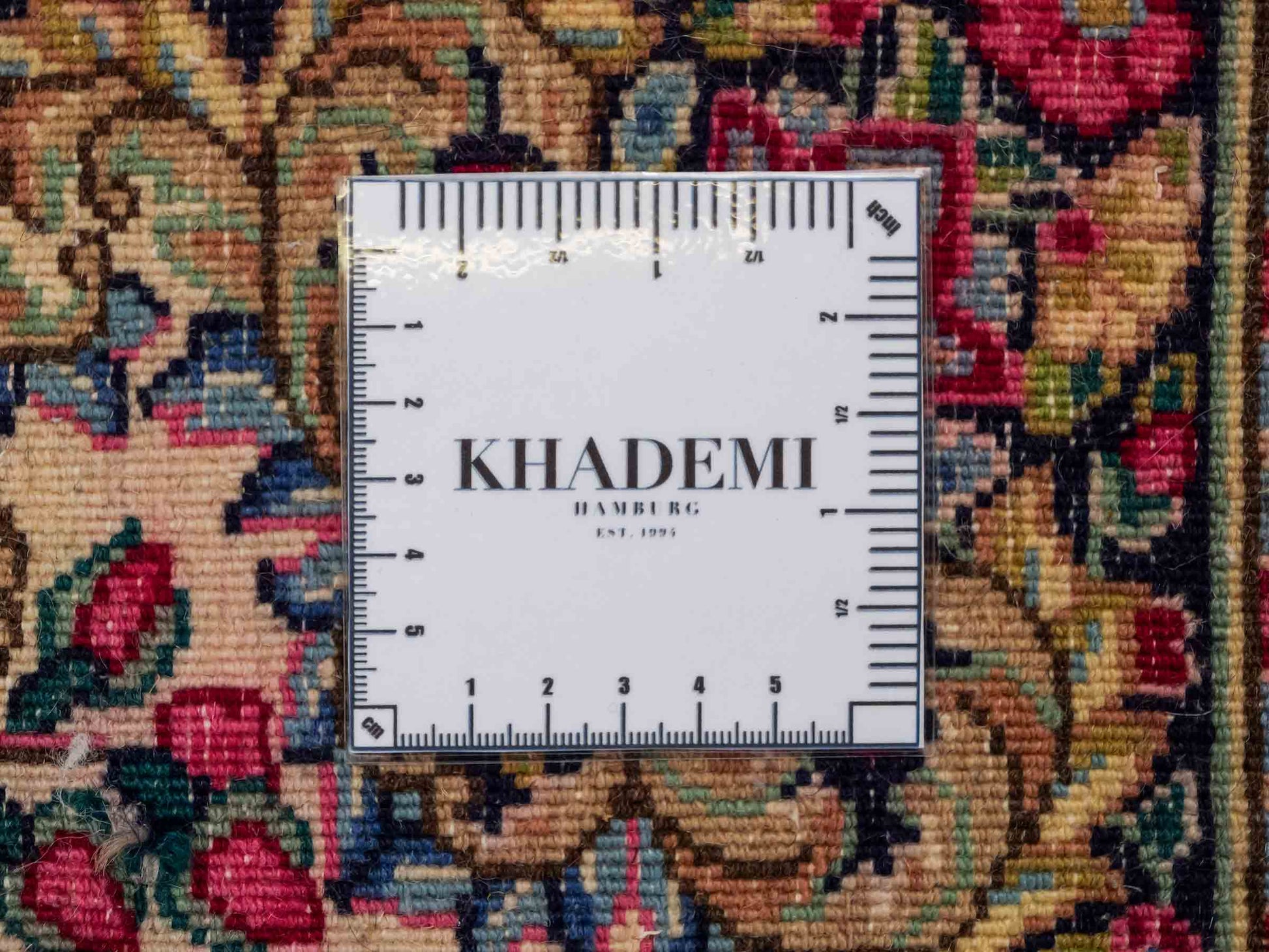 Feiner, handgeknüpfter Kerman Perserteppich aus Wolle von Khademi, creme, beige. 0,70 x 0,56 m. Vertrieb durch JUPITER Intl.