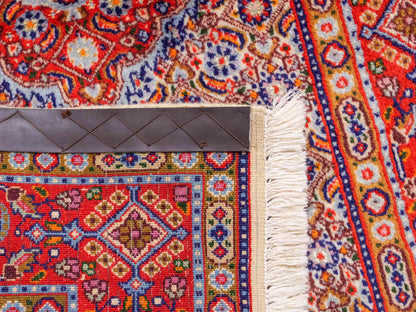 Feiner, handgeknüpfter Moud Perserteppich aus reiner Wolle mit Medaillon von Khademi. Größe: 121 x 81 cm. Farbe: Rot, creme. RB3-12. Ursprung: Iran / Persien. Verkauf durch JUPITER Intl.