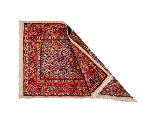 Feiner, handgeknüpfter Moud Perserteppich aus reiner Wolle mit Medaillon von Khademi. Größe: 121 x 81 cm. Farbe: Rot, creme. RB3-12. Ursprung: Iran / Persien. Verkauf durch JUPITER Intl.