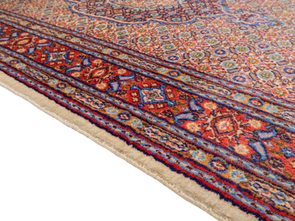 Feiner, handgeknüpfter Moud Perserteppich aus reiner Wolle mit Medaillon von Khademi. Größe: 145 x 100 cm. Farbe: Rot, creme. RB3-11B. Ursprung: Iran / Persien. Verkauf durch JUPITER Intl.