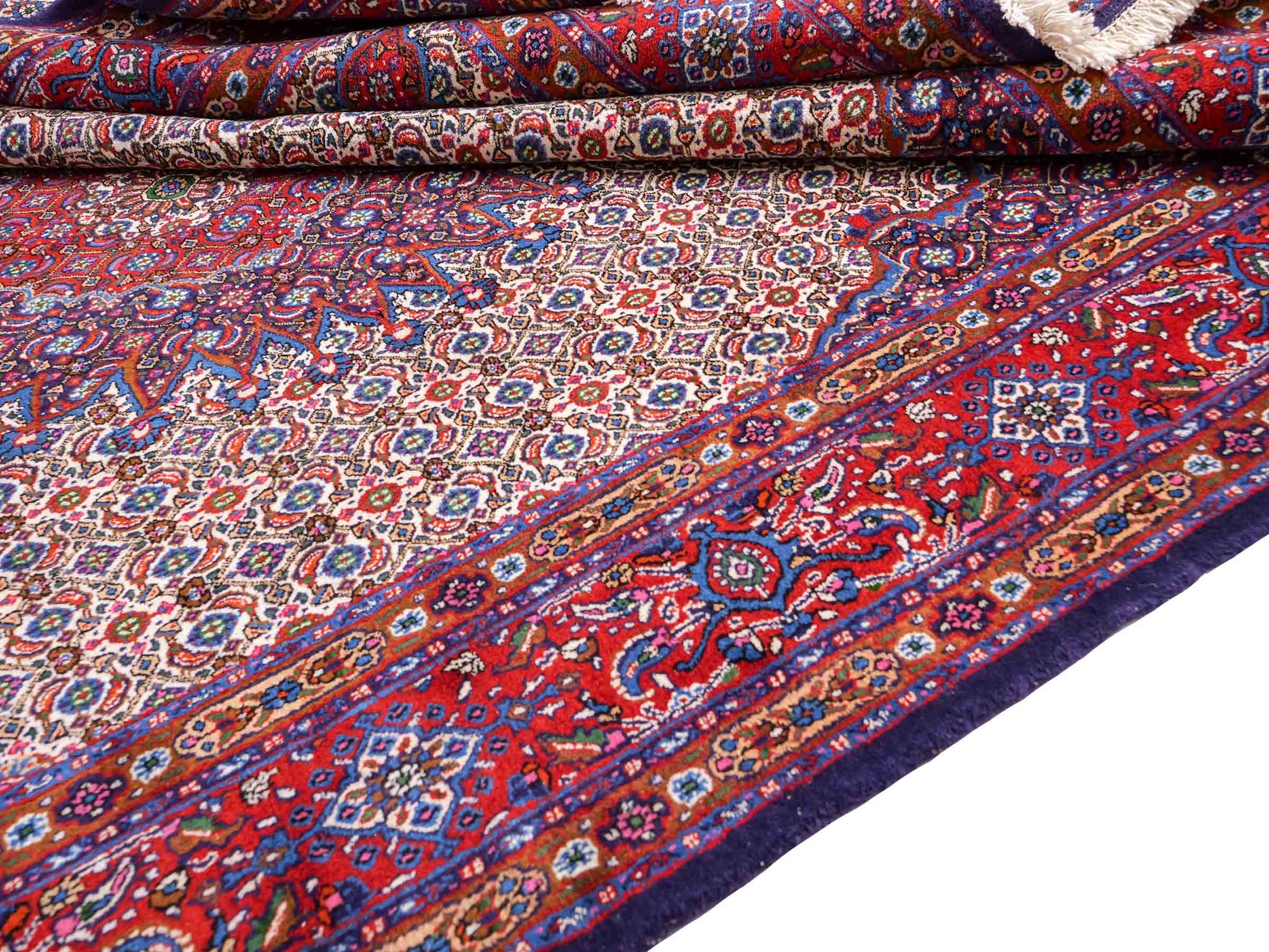 Feiner, hangeknüpfter Moud Perserteppich aus Wolle von Khademi. Größe: 284 x 198 cm. Farbe: Rot, blau, creme. Verkauf durch JUPITER Intl.