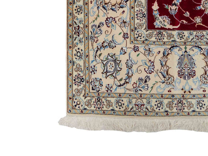 Sehr feiner, handgeknüpfter Nain 6La Perserteppich aus Wolle mit Seide von Khademi. Farbe: Cremeweiß, rot. Größe: 312 x 209 cm. Vertrieb durch JUPITER Intl.