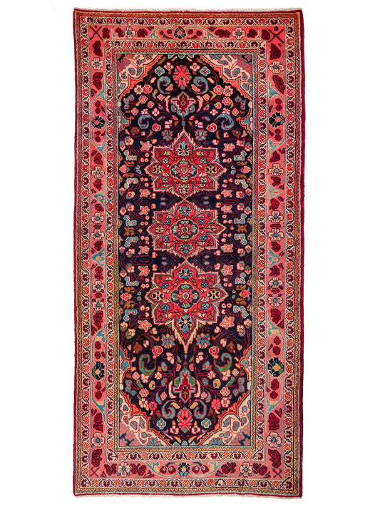Handgeknüpfter Sarough Mahal Perserteppich aus Wolle von Khademi. Farbe: Blau, Rot. Größe: 317 x 137 cm. Vertrieb durch JUPITER Intl.