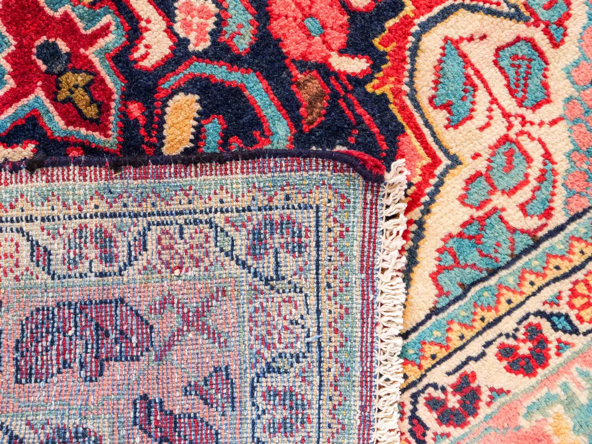 Handgeknüpfter Sarough Mahal Perserteppich aus Wolle von Khademi. Farbe: Blau, Rot. Größe: 317 x 137 cm. Vertrieb durch JUPITER Intl.