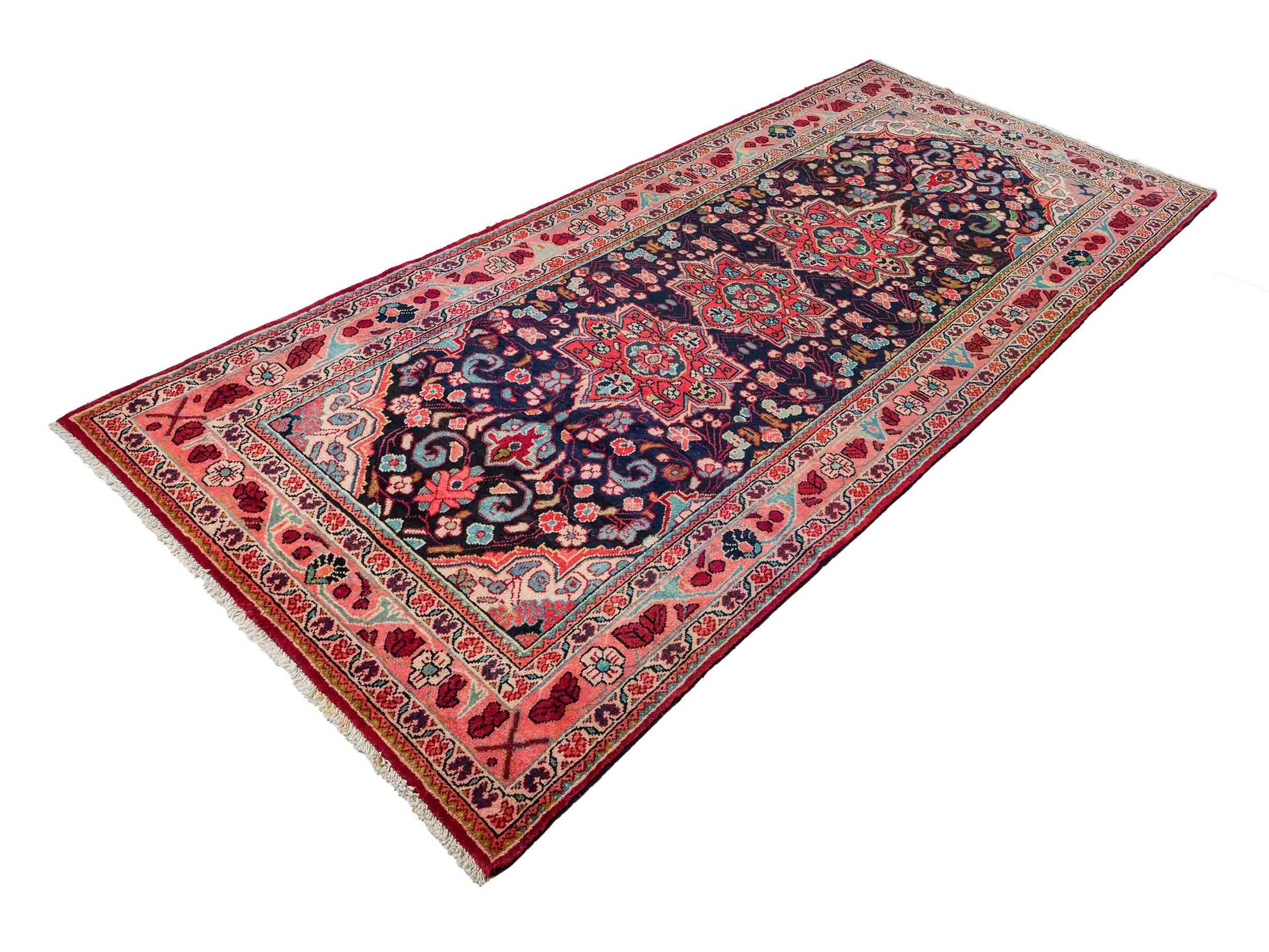 Handgeknüpfter Sarough Mahal Perserteppich aus Wolle von Khademi. Farbe: Blau, Rot. Größe: 317 x 137 cm. Vertrieb durch JUPITER Intl.