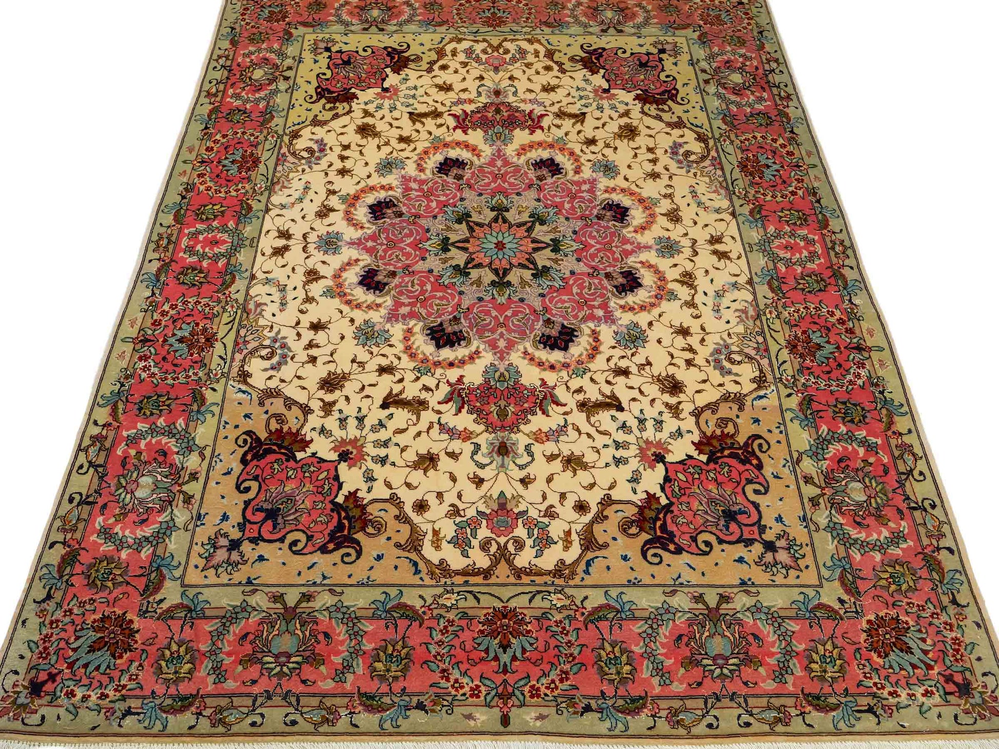 Sehr feiner, handgeknüpfter Khademi Täbriz Perserteppich aus Wolle mit Seide, creme, pink. 202x151 cm. Verkauf durch Jupiter Intl.
