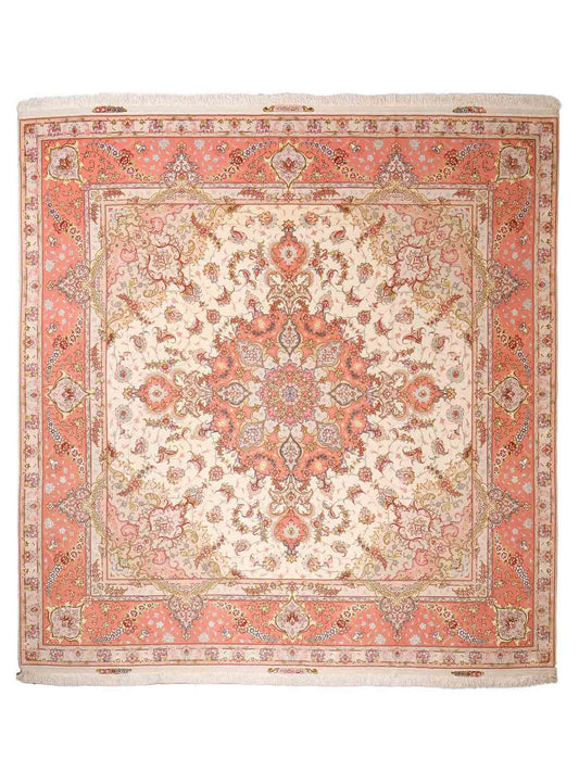 Sehr feiner, handgeknüpfter Khademi Täbriz Perserteppich aus Wolle mit Seide, creme, rosa. 264x253 cm. Verkauf durch Jupiter Intl.
