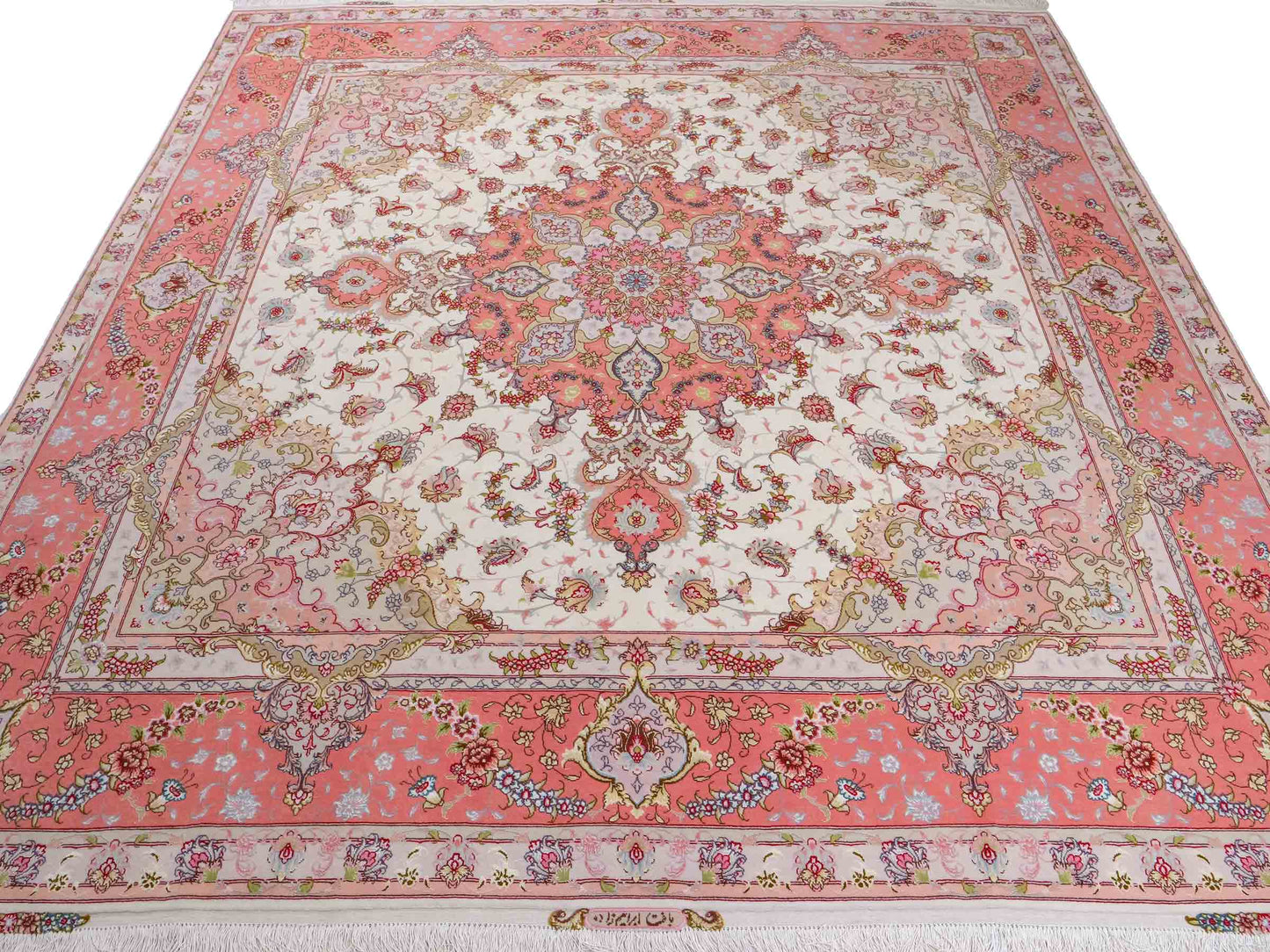 Sehr feiner, handgeknüpfter Khademi Täbriz Perserteppich aus Wolle mit Seide, creme, rosa. 264x253 cm. Verkauf durch Jupiter Intl.