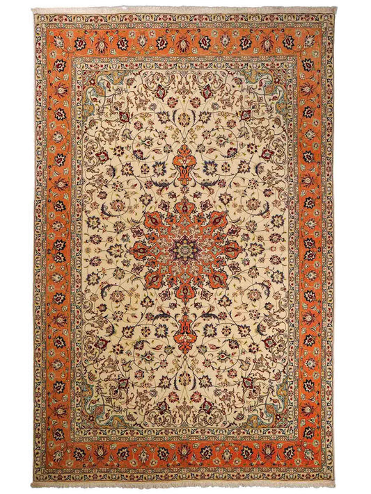 Sehr feiner, handgeknüpfter Khademi Täbriz Perserteppich aus Wolle mit Seide, creme, orange. 308x207 cm. Verkauf durch Jupiter Intl.
