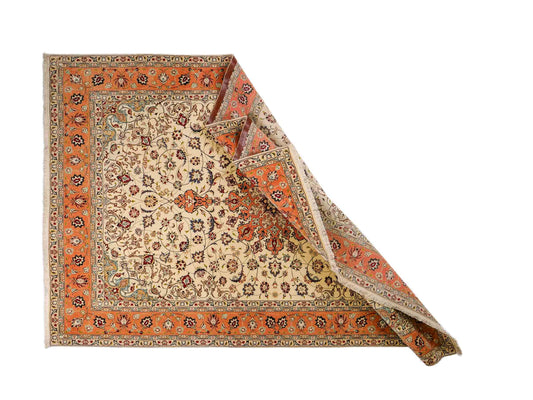 Sehr feiner, handgeknüpfter Khademi Täbriz Perserteppich aus Wolle mit Seide, creme, orange. 308x207 cm. Verkauf durch Jupiter Intl.