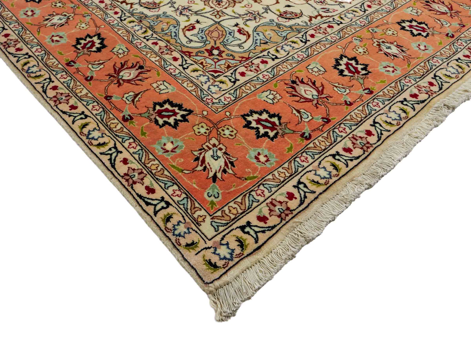 Sehr feiner, handgeknüpfter Khademi Täbriz Perserteppich aus Wolle mit Seide, creme, orange. 308x207 cm. Verkauf durch Jupiter Intl.
