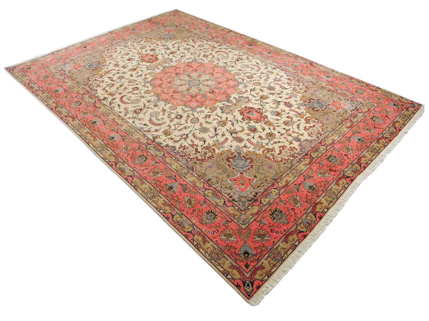 Sehr feiner, handgeknüpfter Khademi Täbriz Perserteppich aus Wolle mit Seide, creme, pink. 350x246 cm. Verkauf durch Jupiter Intl.