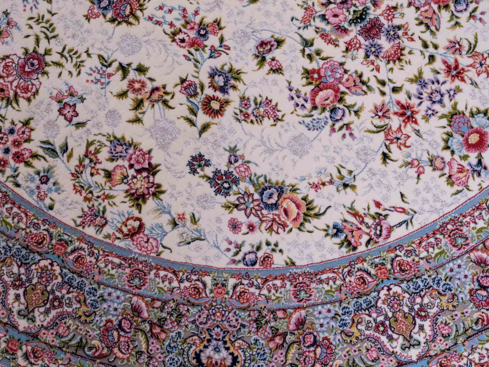 Persischer Maschinenteppich von Khademi aus Acryl, rund, creme, Allover-Täbriz-Design, Größe: 150 x 150 cm. Made in Iran. Teppichnummer: KB4-1838. Verkauf durch Jupiter Intl.
