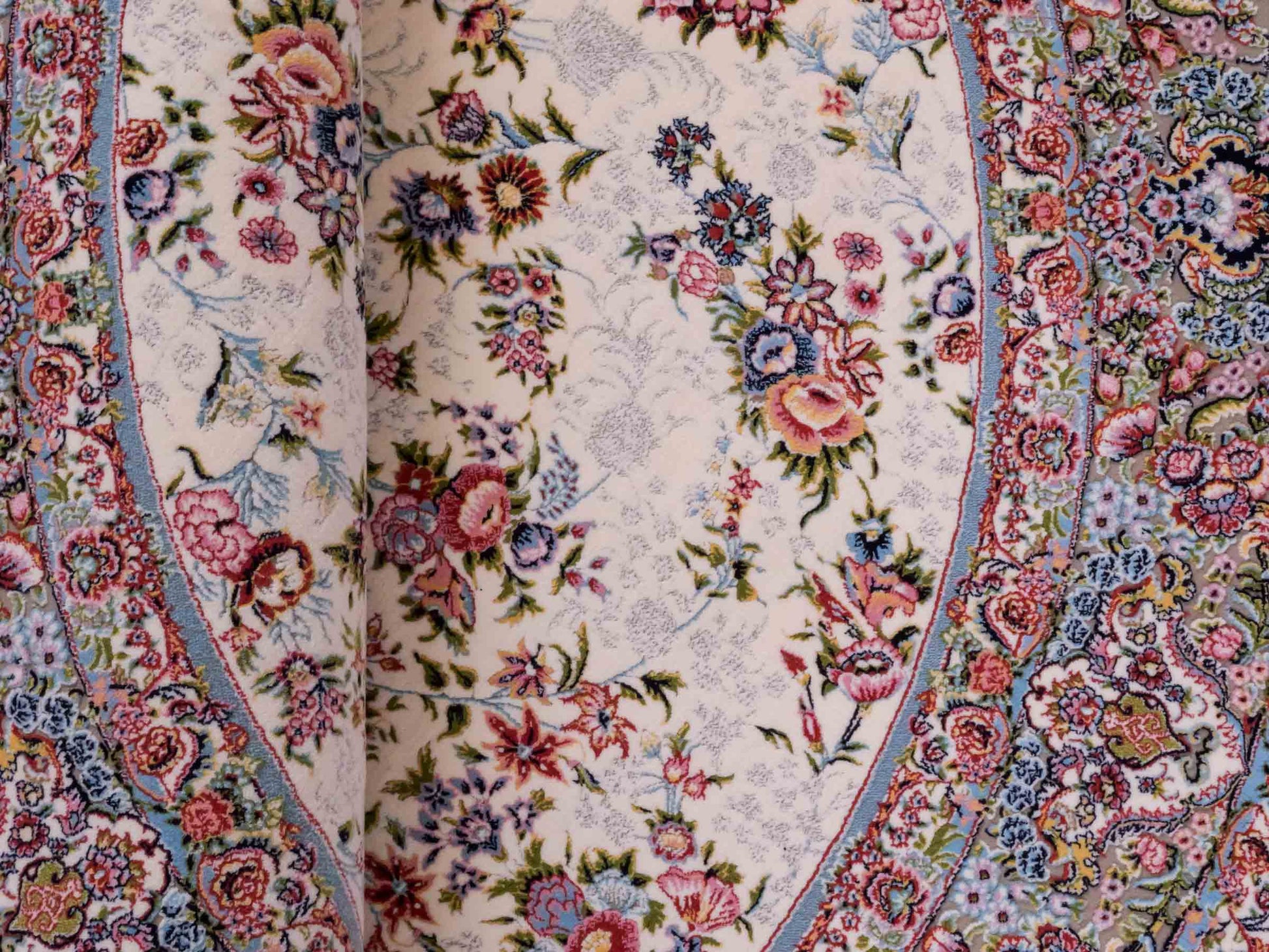 Persischer Maschinenteppich von Khademi aus Acryl, rund, creme, Allover-Täbriz-Design, Größe: 150 x 150 cm. Made in Iran. Teppichnummer: KB4-1838. Verkauf durch Jupiter Intl.