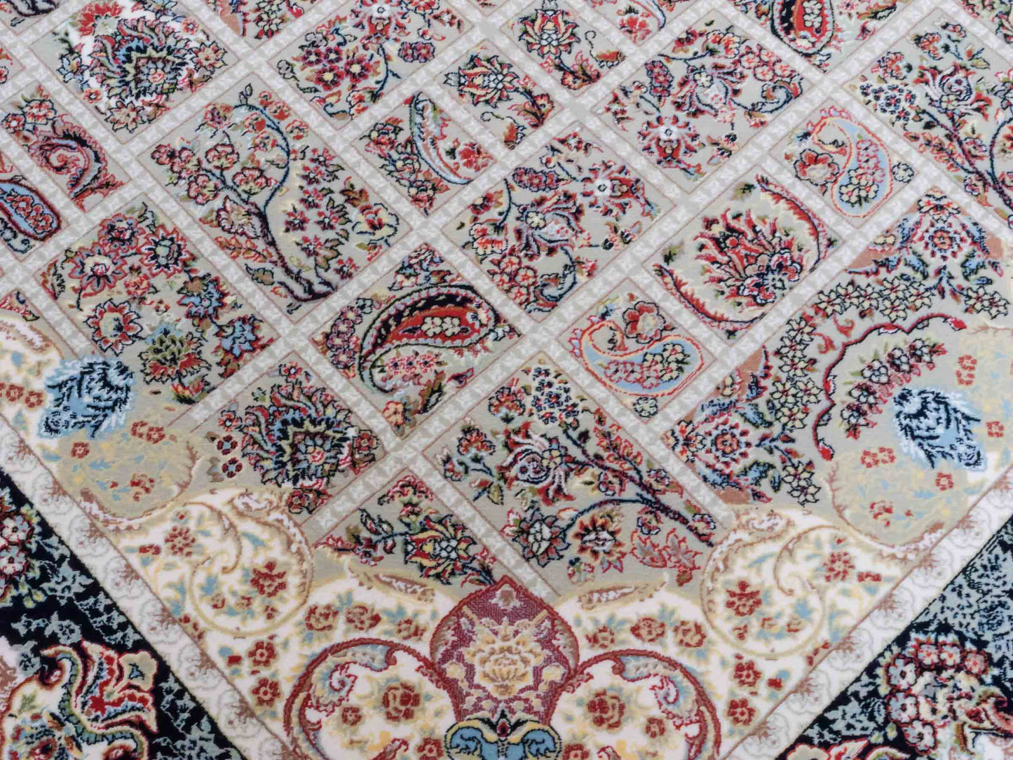 Persischer Läufer-Maschinenteppich von Khademi aus Acryl, grau, Ghom-Medaillon-Design, Größe: 300 x 100 cm. Made in Iran. Teppichnummer: KB4-1835. Verkauf durch Jupiter Intl.
