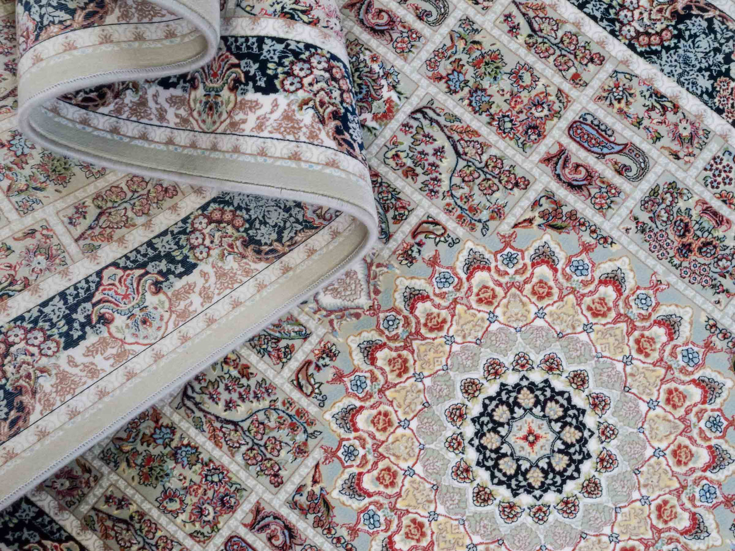 Persischer Läufer-Maschinenteppich von Khademi aus Acryl, grau, Ghom-Medaillon-Design, Größe: 300 x 100 cm. Made in Iran. Teppichnummer: KB4-1835. Verkauf durch Jupiter Intl.