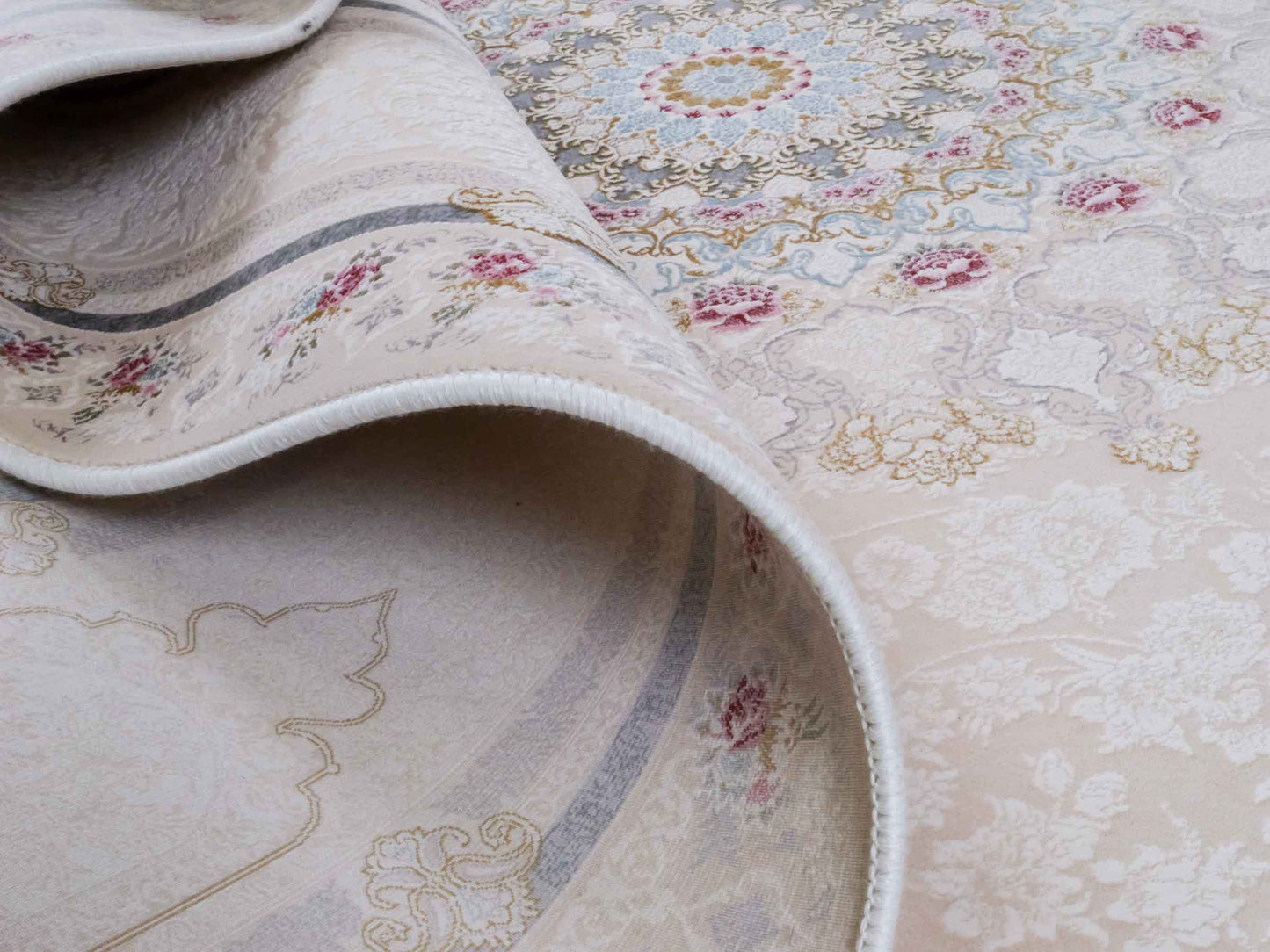 Persischer Maschinenteppich von Khademi aus Acryl, cremeweiß, Ghom-Medaillon-Design, Größe: 300 x 200 cm. Made in Iran. Teppichnummer: KB4-1831. Verkauf durch Jupiter Intl.