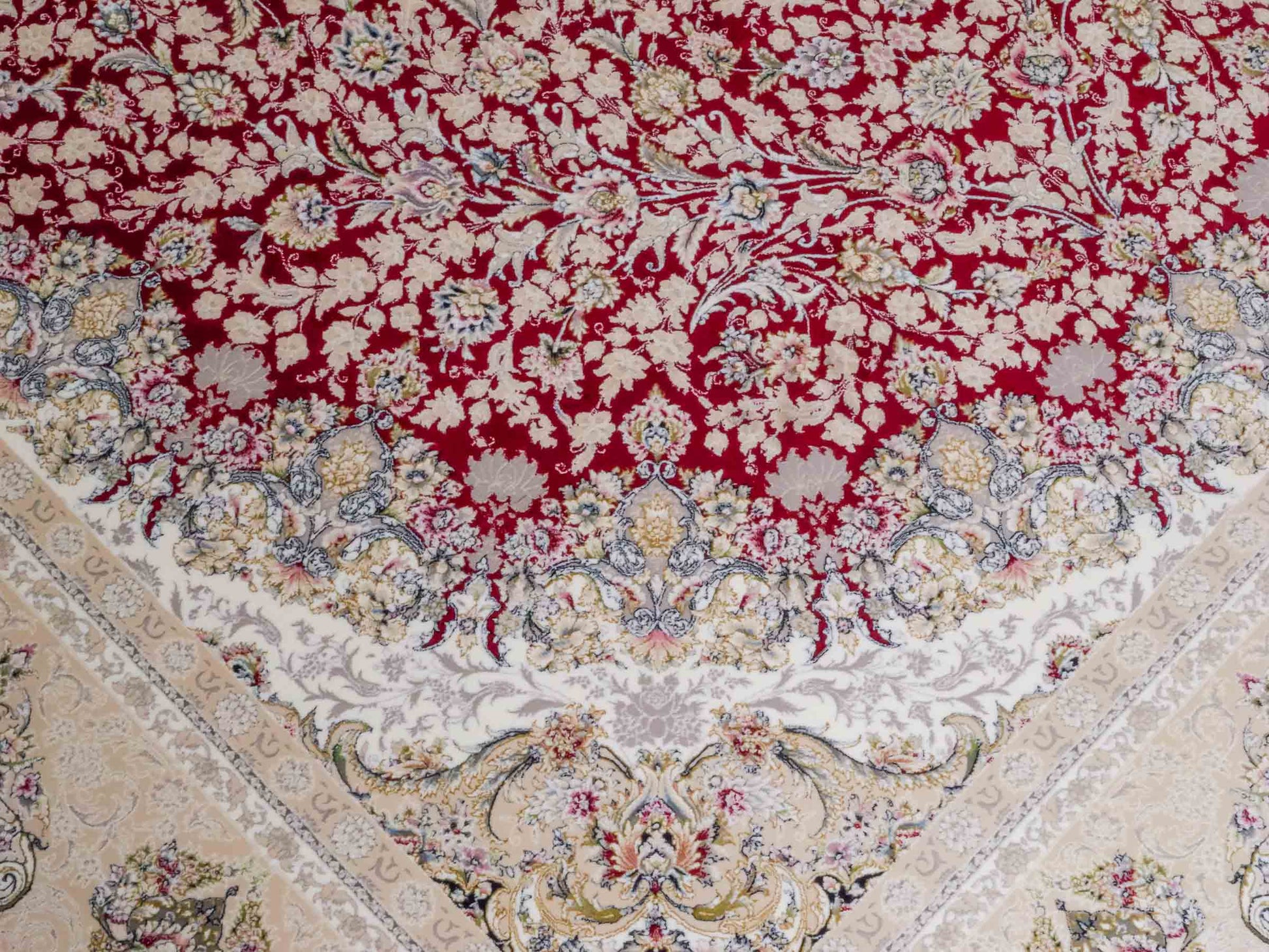Persischer Maschinenteppich von Khademi aus Acryl, rot, Täbriz-Medaillon-Design, Größe: 300 x 200 cm. Made in Iran. Teppichnummer: KB4-1832. Verkauf durch Jupiter Intl.