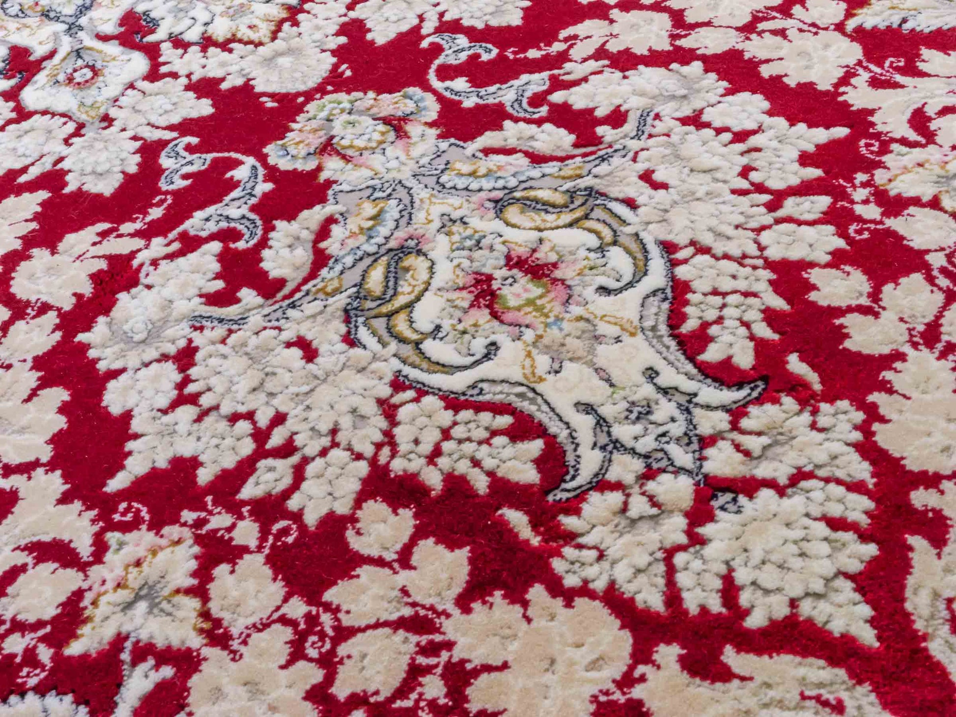 Persischer Maschinenteppich von Khademi aus Acryl, rot, Täbriz-Medaillon-Design, Größe: 300 x 200 cm. Made in Iran. Teppichnummer: KB4-1832. Verkauf durch Jupiter Intl.