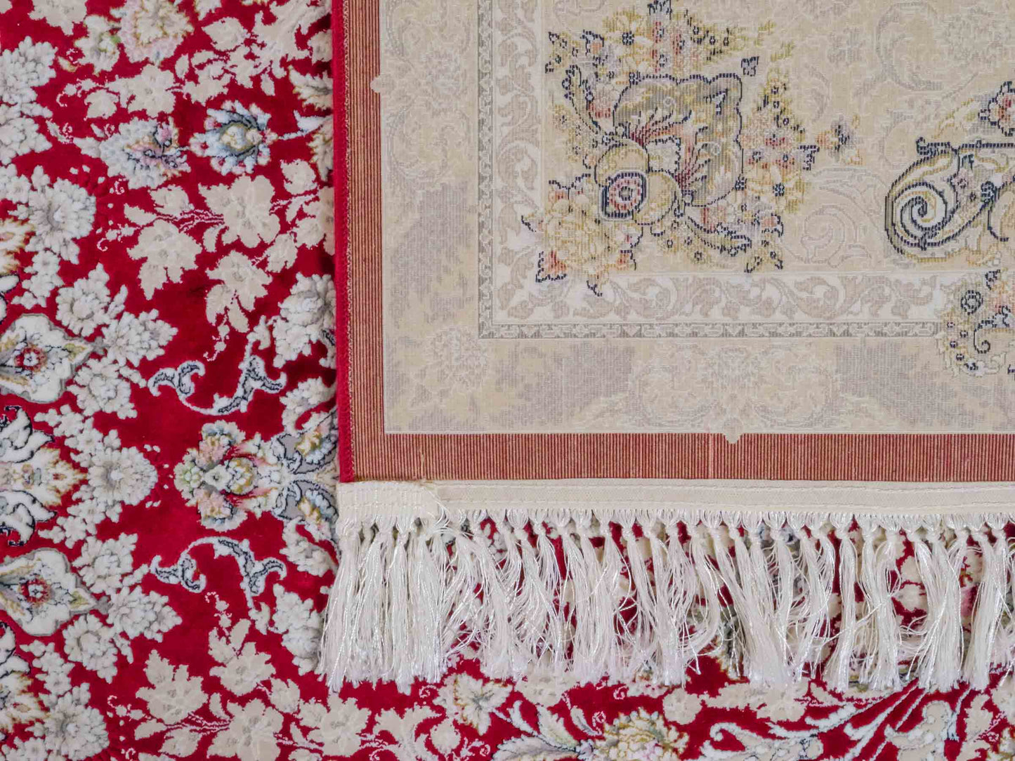 Persischer Maschinenteppich von Khademi aus Acryl, rot, Täbriz-Medaillon-Design, Größe: 300 x 200 cm. Made in Iran. Teppichnummer: KB4-1832. Verkauf durch Jupiter Intl.