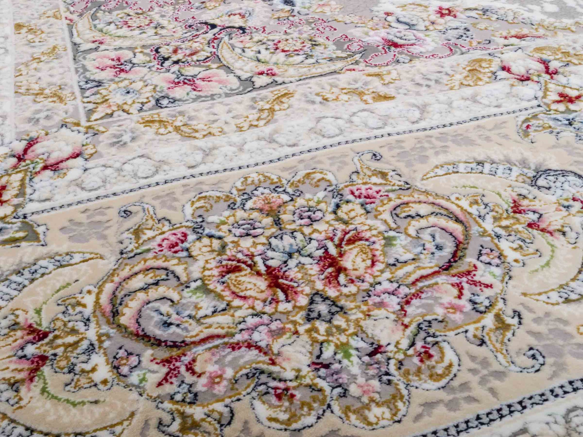 Persischer Maschinenteppich von Khademi aus Acryl, rot, Täbriz-Medaillon-Design, Größe: 300 x 200 cm. Made in Iran. Teppichnummer: KB4-1834. Verkauf durch Jupiter Intl.